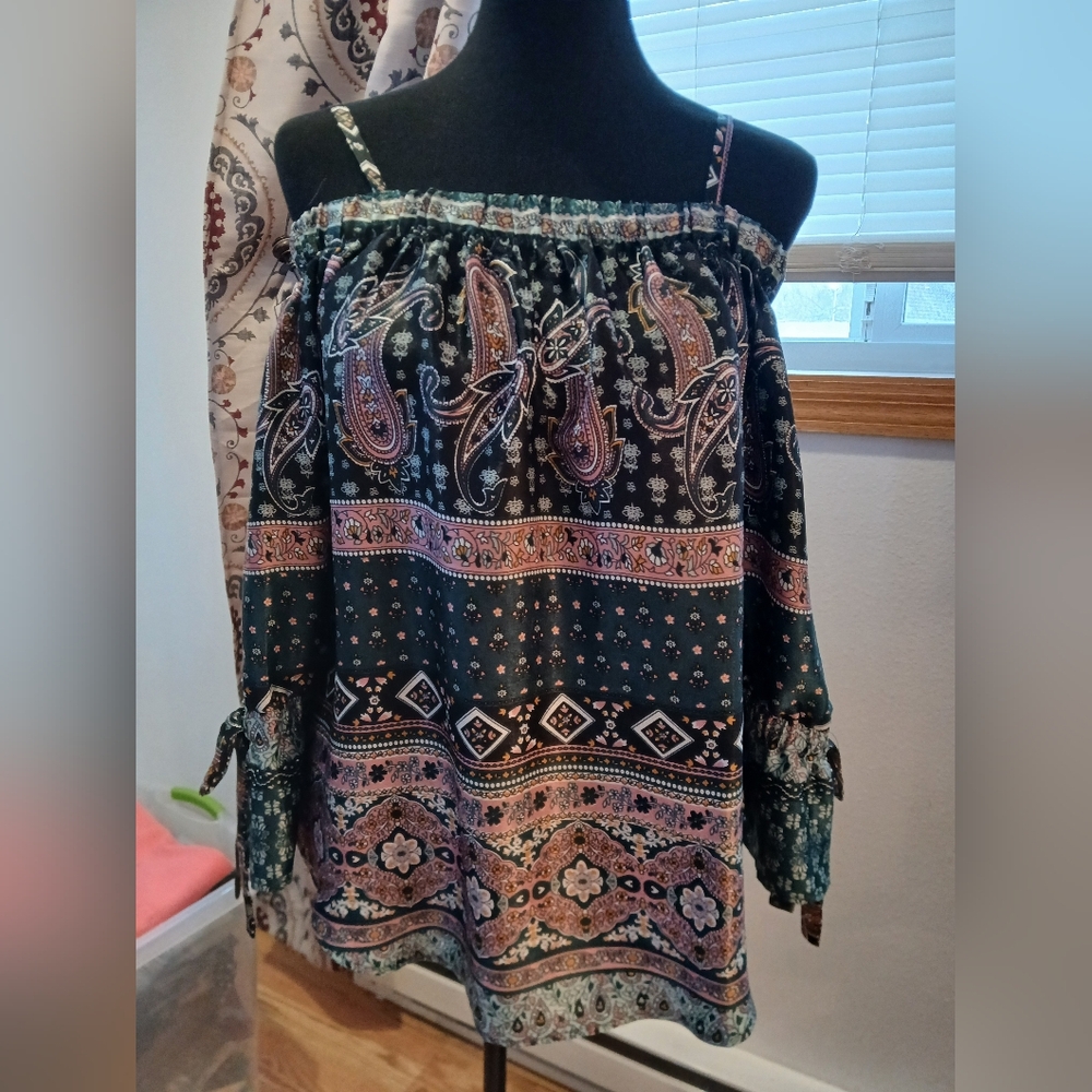 A. Byer Sz Lg Paisley Top